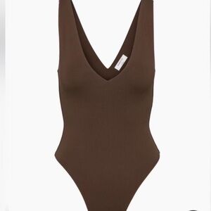 Aritizia babaton body suit